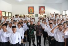 GENERASI EMAS TAK BOLEH TUMBANG OLEH NARKOBA: TMMD KE-129 KODIM 0612/TASIKMALAYA HADIRKAN BNN BEKALI RATUSAN PELAJAR SMKN PARUNGPONTENG