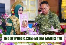 Ikatan Kesejahteraan Keluarga TNI (IKKT) Pragati Wira Anggini memperingati Hari Ulang Tahun ke-60 dengan menggelar acara puncak di Aula Gatot Subroto, Mabes TNI, Cilangkap, Jakarta