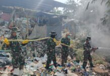 Aksi Heroik TNI Bersama Kodim 0612/Tasikmalaya Berjibaku Padamkan Api di TPA Kabupaten Tasikmalaya