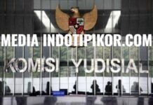 Komisi Yudisial (KY) menjatuhkan sanksi kepada 121 orang hakim karena terbukti melanggar Kode Etik dan Pedoman Perilaku Hakim (KEPPH)