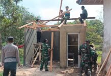 Berkat Kekompakan Satgas TMMD Ke-129 Kodim 0612/Tsm Bersama Masyarakat, Perehaban MCK Mushola Kampung Cilintung Tunjukkan Perubahan Signifikan