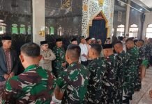 Satgas TMMD ke-129 Kodim 0612/Tsm Ikuti Pengajian Rutin Bersama Warga Parungponteng