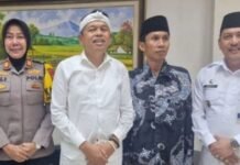 Gubernur Super Keren” KDM Berencana Renovasi Rumah Surya, Tukang Pilah Sampah yang Terpilih Jadi Kades Mekarwangi.