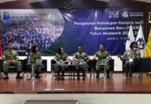Personel Kodam III/Siliwangi Berikan Pembekalan Bela Negara dan Wawasan Kebangsaan kepada Mahasiswa Baru UNDIRA