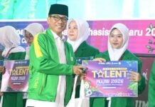 Menteri Desa dan Pembangunan Daerah Tertinggal (Mendes PDT) Yandri Susanto mengajak mahasiswa baru Universitas Muhammadiyah Jakarta (UMJ).