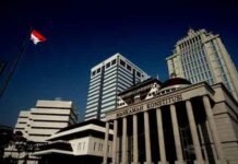 “Agenda persidangan siang ini untuk mendengar keterangan DPR dan Presiden, tapi keduanya minta penundaan ini untuk pemberian keterangannya, karena belum siap dengan keterangannya,” kata Ketua MK Suhartoyo di Ruang sidang Pleno Gedung I MK, Jakarta.