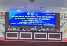 Sinergi Kementrans dan DPR RI Wujudkan Kesejahteraan di Kolaka: Serahkan 40 SHM dan Kucurkan Rp3 Miliar untuk Infrastruktur Kawasan Transmigrasi Anawua