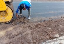 Material Sangat Tidak Layak Dipakai Buat Jalan, Mencoreng Muka Bupati dan Gubernur Jabar Serta Melukai Masyarakat Pancatengah Tasikmalaya