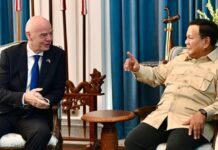 Presiden Prabowo Subianto menerima Presiden Federasi Sepak Bola Internasional (FIFA), Gianni Infantino, di Istana Merdeka, Jakarta, pada Senin, 5 Oktober 2026.