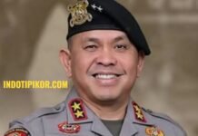 Kapolri Jenderal Pol. Suyudi Ario Seto menunjuk Irjen Pol. Mahmud Nazly Harahap sebagai Kepala Divisi Profesi dan Pengamanan (Kadiv Propam) Polri.