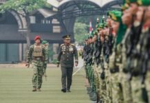 Kepala Staf Angkatan Darat (KSAD) Jenderal TNI Tandyo Budi R. dalam upacara di Lapangan Upacara Markas Besar Angkatan Darat (Mabesad), Jakarta,