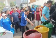 Pengadilan Negeri (PN) Jakarta Barat menggelar kegiatan kerja bakti sekaligus Pemberantasan Sarang Nyamuk (PSN) di lingkungan kantor