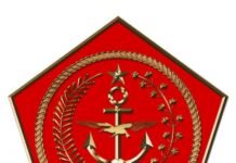 Kaskogabwilhan III Marsda TNI Ir. Joko Sugeng Sriyanto mewakili Pangkogabwilhan III Letjen TNI Lucky Avianto, S.I.P., M.Si., meresmikan Jembatan Merah Putih Ugimba di Distrik Ugimba