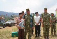 PANGDAM III/SILIWANGI TINJAU PERCEPATAN PEMBANGUNAN KDKMP DAN SALURKAN 3.000 PAKET SEMBAKO DI TAKOKAK, CIANJUR