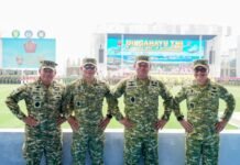 Panglima Kostrad (Pangkostrad) Letnan Jenderal TNI Mohammad Fadjar, MPICT., meninjau kesiapan personel dan material Kostrad yang akan terlibat dalam Upacara Peringatan HUT ke-81 TNI di Lapangan Prima, Mabes TNI, Cilangkap,