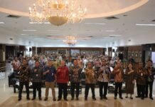 OJK di Negara Republik Indonesia adalah lembaga independen yang bertugas menyelenggarakan sistem pengaturan dan pengawasan yang terintegrasi terhadap seluruh kegiatan di sektor jasa keuangan.
